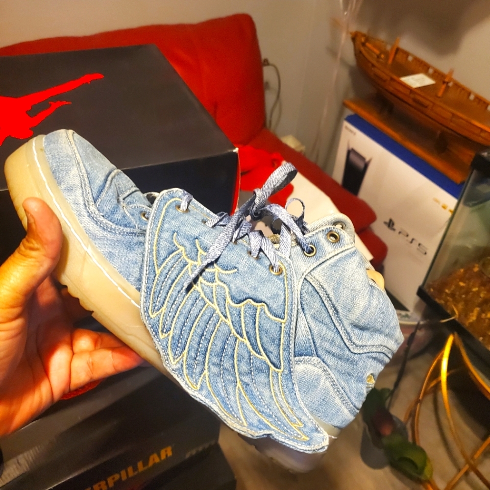 Adidas JS wings